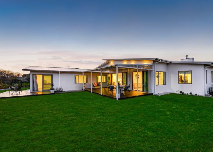  at 14 Platina Place, Flagstaff, Hamilton