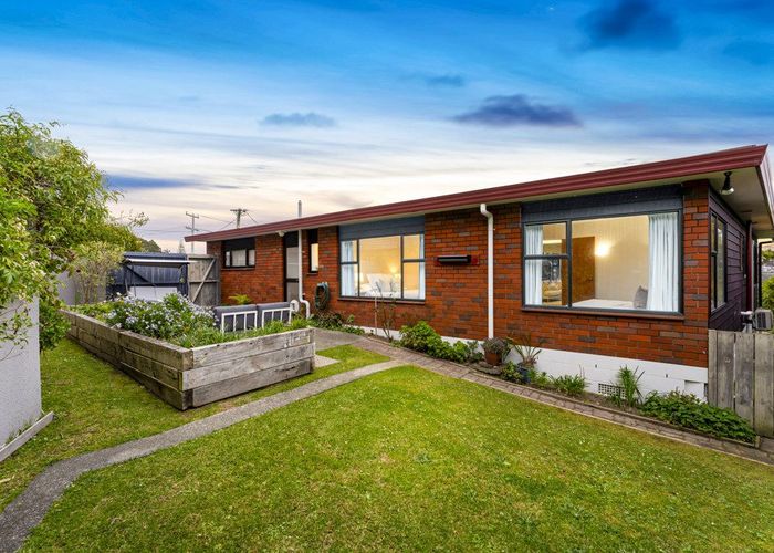  at 1/2 Kowhai Road, Campbells Bay, North Shore City, Auckland