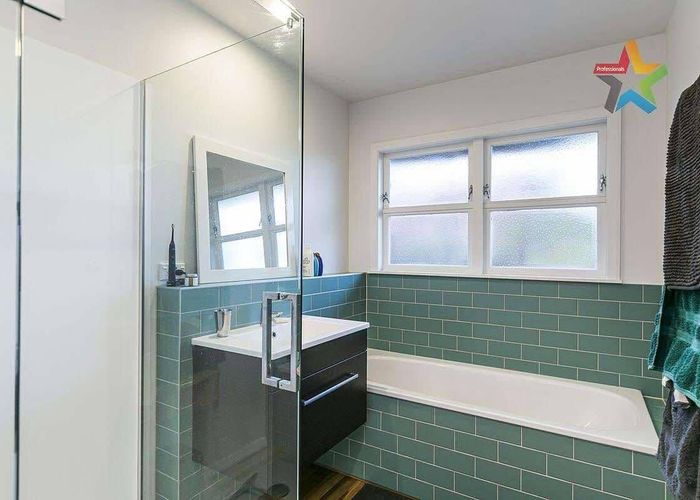  at 68 Bedford Street, Northland, Wellington