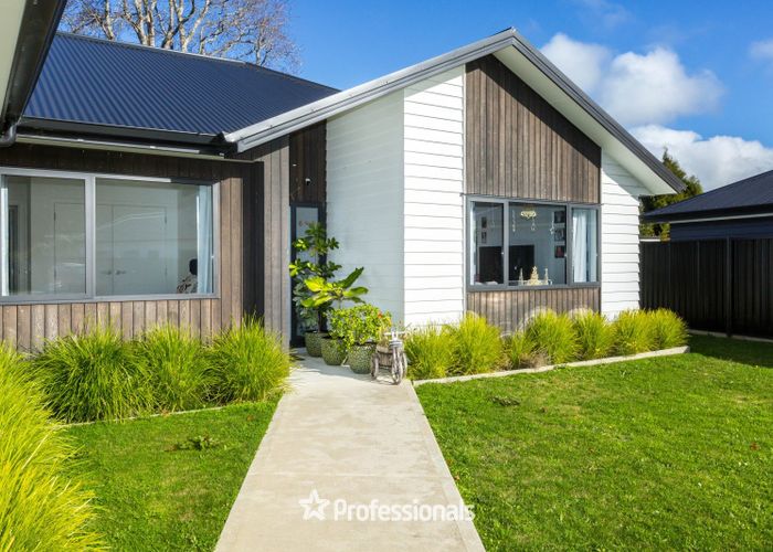  at 3 Nikau Lane, Timberlea, Upper Hutt, Wellington