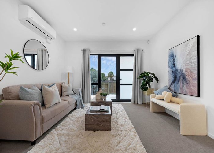  at 2/112 Moore Street, Howick, Manukau City, Auckland