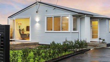  at 27 Kirrie Avenue, Te Atatu South, Auckland