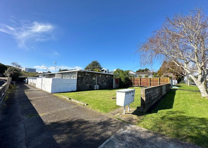  at 2/61 Banks Road, Mount Wellington, Auckland City, Auckland