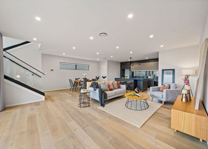  at 835D Manukau Road, Royal Oak, Auckland