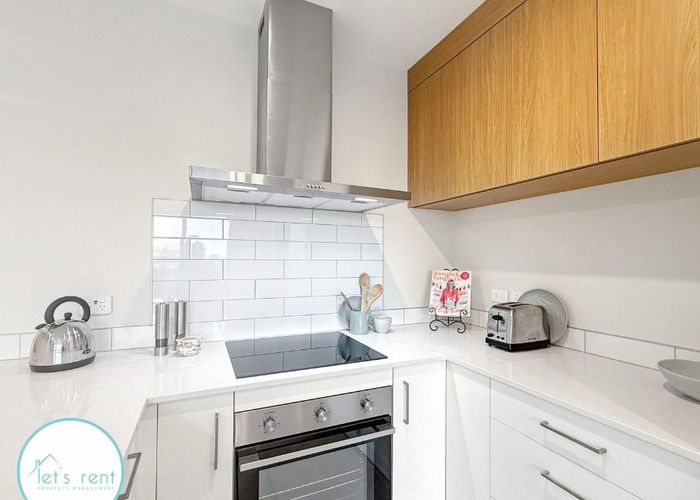  at 11/18 Paraone Crescent, Conifer Grove, Papakura, Auckland