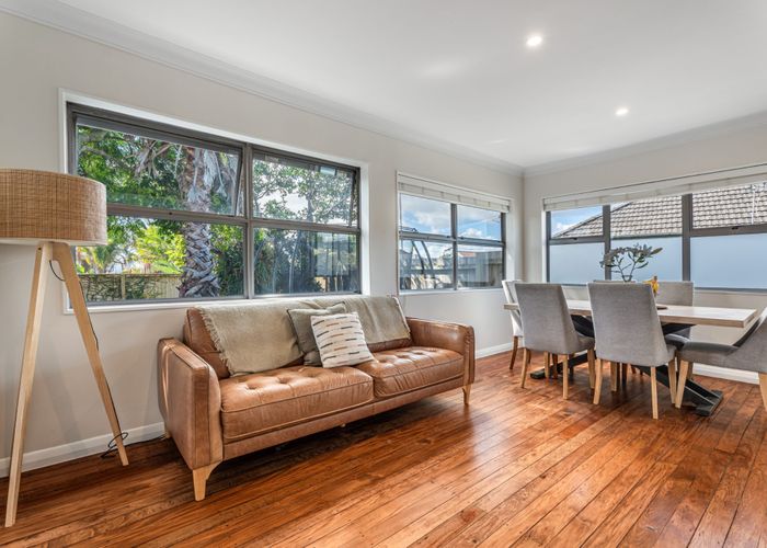  at 6 George Street, Mangere East, Auckland