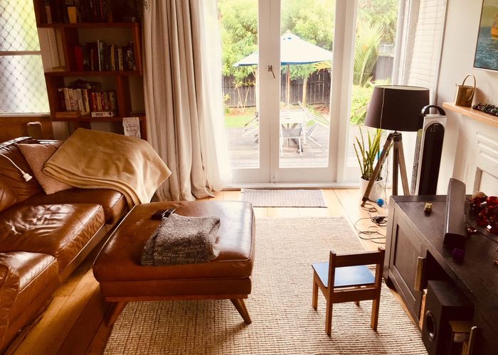  at 210 Pilkington Road, Point England, Auckland
