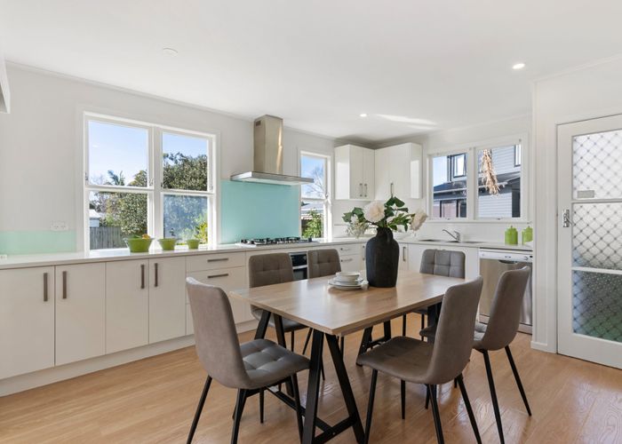  at 14 Roseneath Place, Birkdale, North Shore City, Auckland