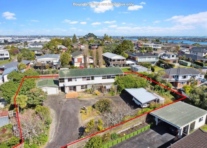  at 13 Chatsworth Crescent, Pakuranga Heights, Manukau City, Auckland