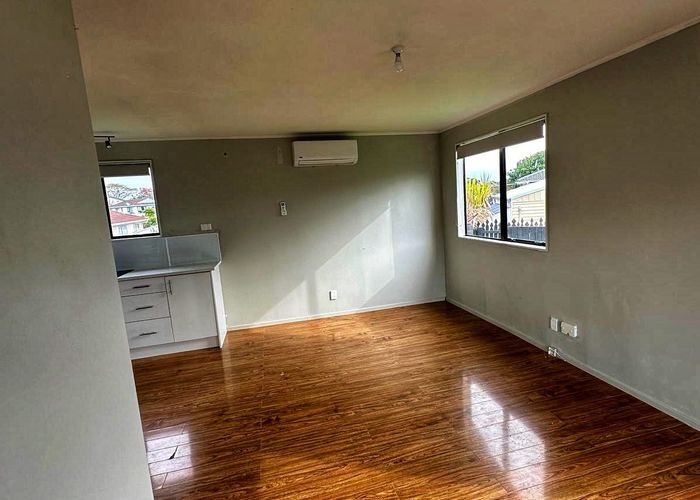  at 2/5 Martha Lane, Weymouth, Manukau City, Auckland