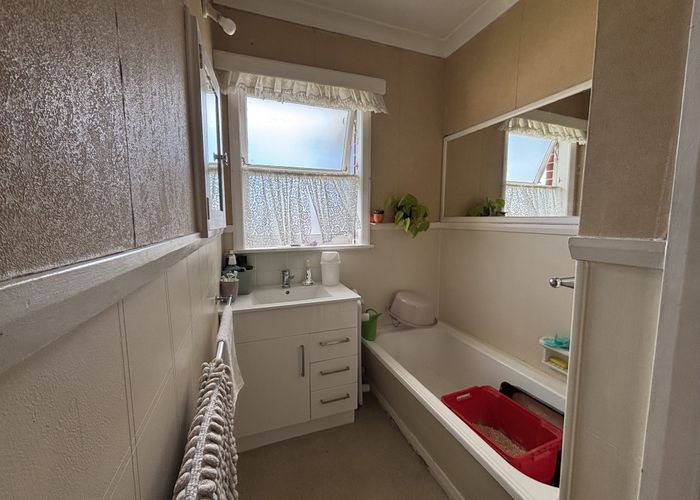  at 6 Meadowvale Drive, Levin, Levin
