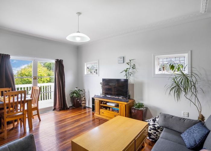  at 3 Pleasant Road, Glen Eden, Auckland