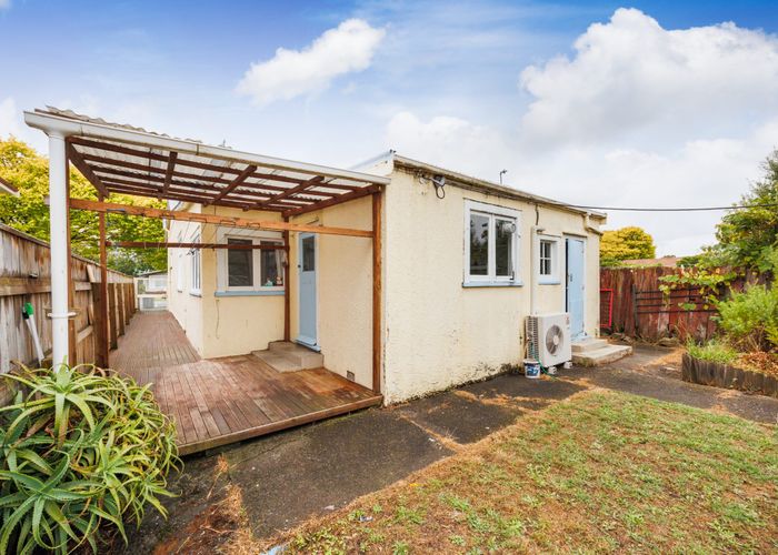  at 8 Ranfurly Street, Hokowhitu, Palmerston North, Manawatu / Whanganui