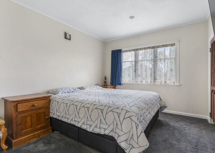  at 565 Glenfield Road, Glenfield, Auckland