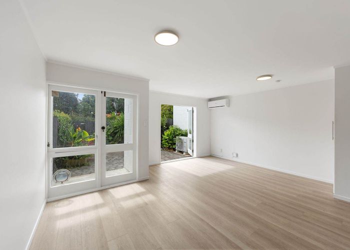  at 11/8 Hamilton Road, Herne Bay, Auckland