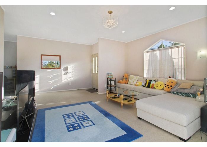  at 4 Tern Place, Unsworth Heights, North Shore City, Auckland
