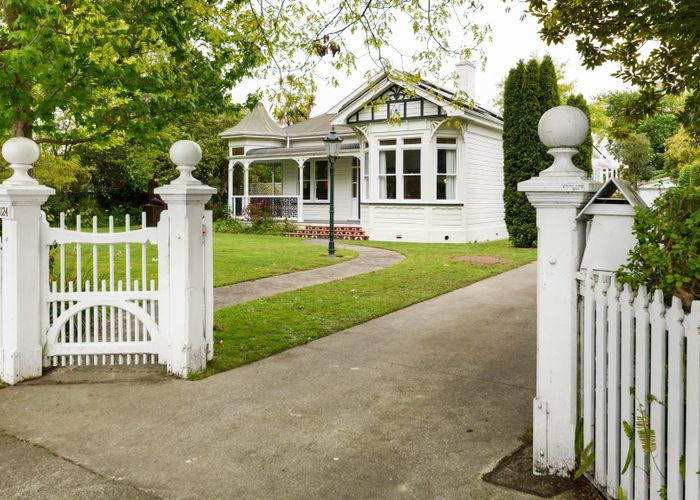  at 124 Cook Street, West End, Palmerston North