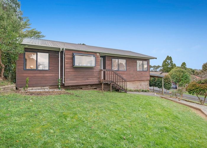  at 2/14 Valecrest Place, Bayview, Auckland