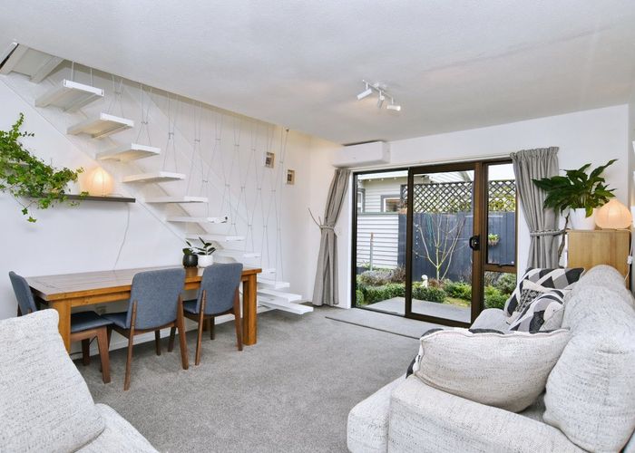  at 4/11 Burns Street, Sydenham, Christchurch