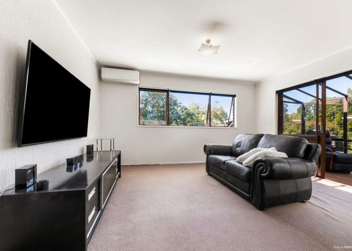  at 2/4 Landseer Place, Blockhouse Bay, Auckland City, Auckland