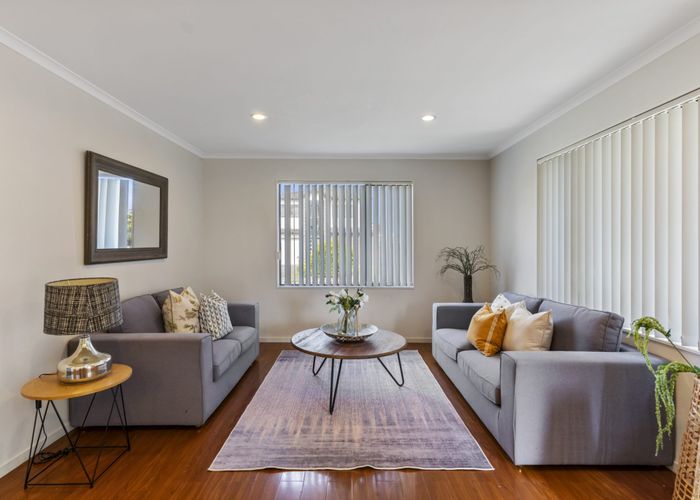  at 12 Peerless Avenue, Takanini