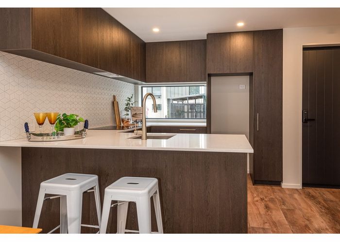  at 2/77 Deans Avenue, Riccarton, Christchurch