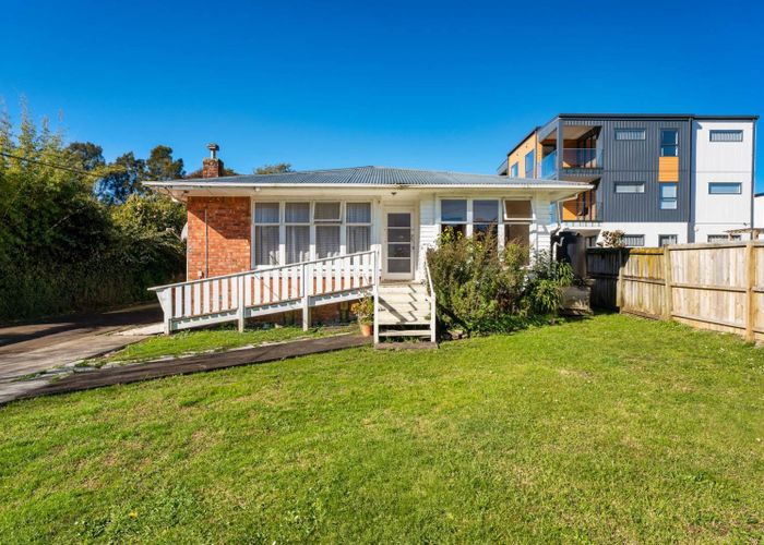  at 58 Smythe Road, Henderson, Waitakere City, Auckland