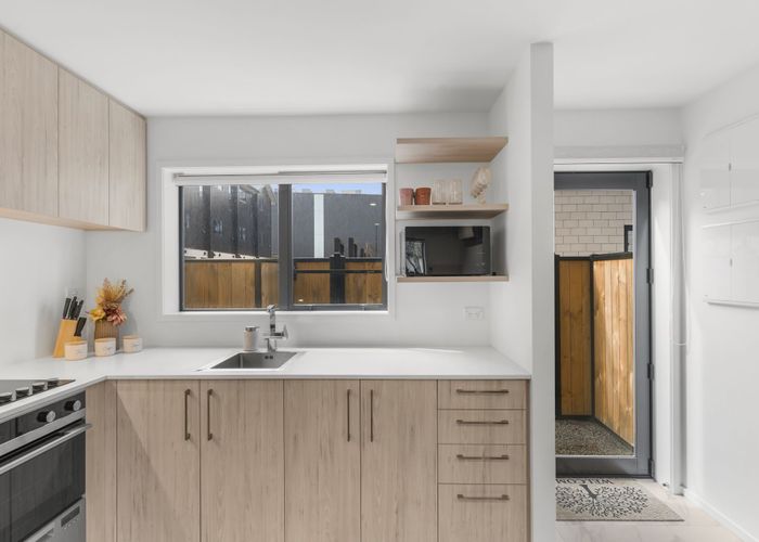  at 2/48 Stewart Street, City Centre, Christchurch City, Canterbury