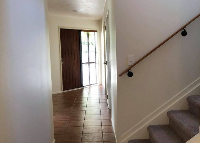  at 2/13 Havelock Avenue, Forrest Hill, North Shore City, Auckland