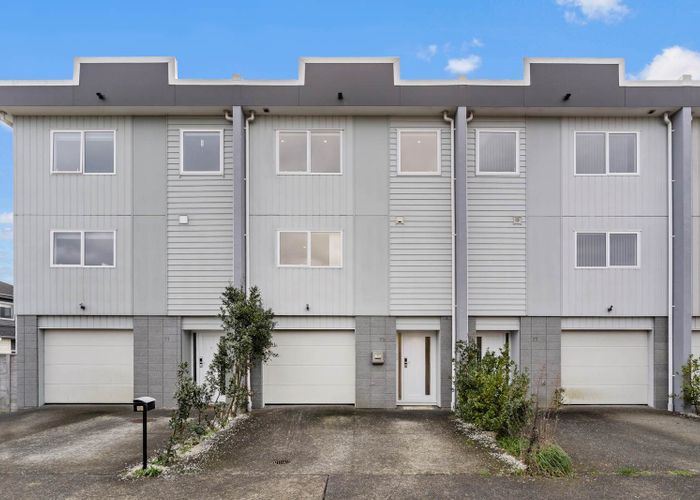  at 73 Bordeaux Parade, Te Atatu South, Waitakere City, Auckland