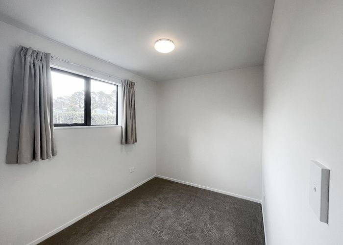  at 1/338 Royal Road, Massey, Waitakere City, Auckland