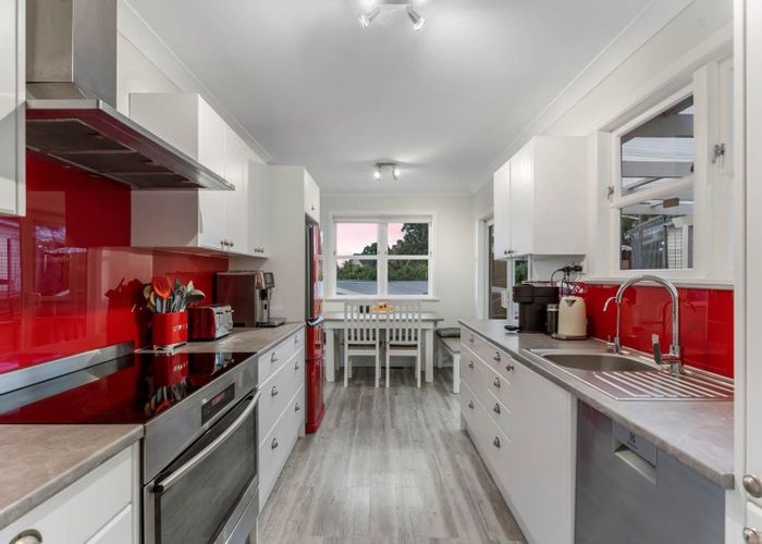  at 1/37 Roberts Road, Glenfield, North Shore City, Auckland