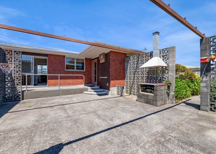  at 8 Kennedy Place, Merrilands, New Plymouth, Taranaki