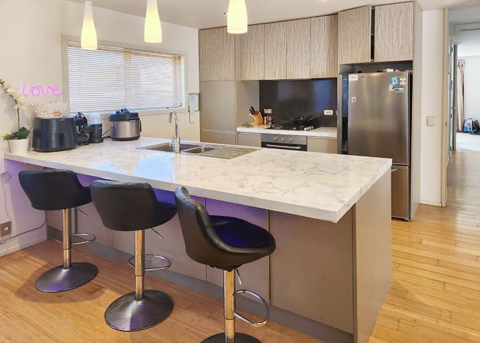  at 8 Otonga Heights, Maungaraki, Lower Hutt, Wellington