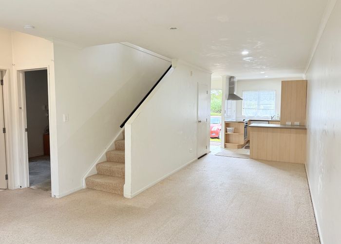  at 10 Brashier Circle, Sunnyvale, Auckland