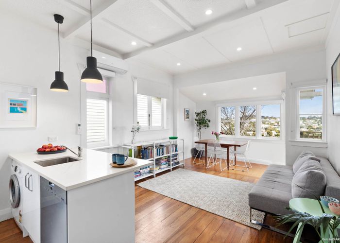  at 9 Barrington Road, Grey Lynn, Auckland