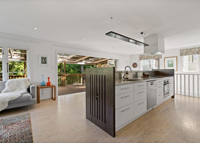  at 11 Newell Street, Point Chevalier, Auckland