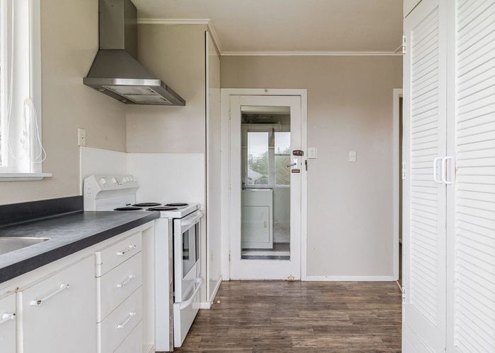  at 10 Stoke Place, Awapuni, Palmerston North, Manawatu / Whanganui