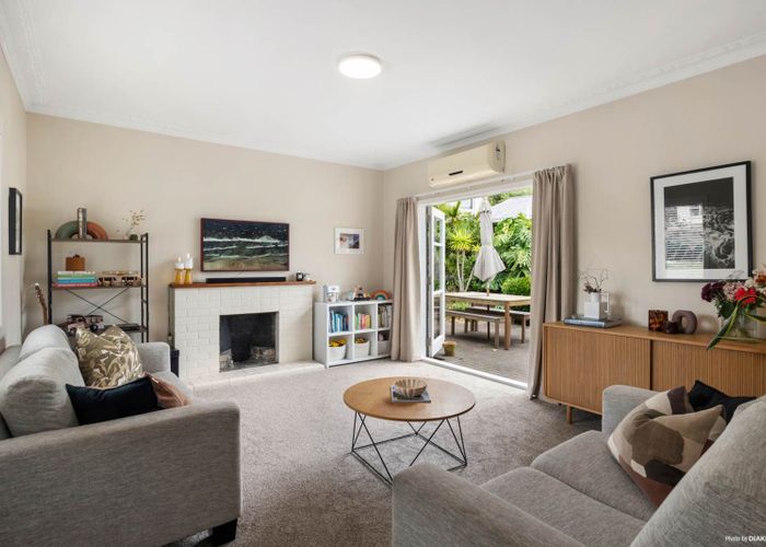  at 4 Locke Avenue, Hillsborough, Auckland City, Auckland