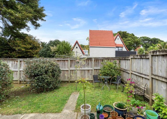  at 2/21 Ellen Avenue, Hillcrest, Auckland
