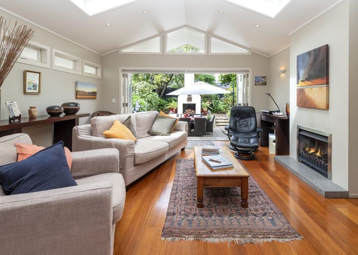  at 186 Fisher Parade, Farm Cove, Auckland