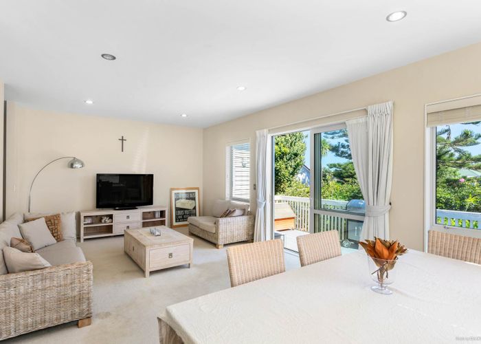  at 14L Kinross Street, Blockhouse Bay, Auckland
