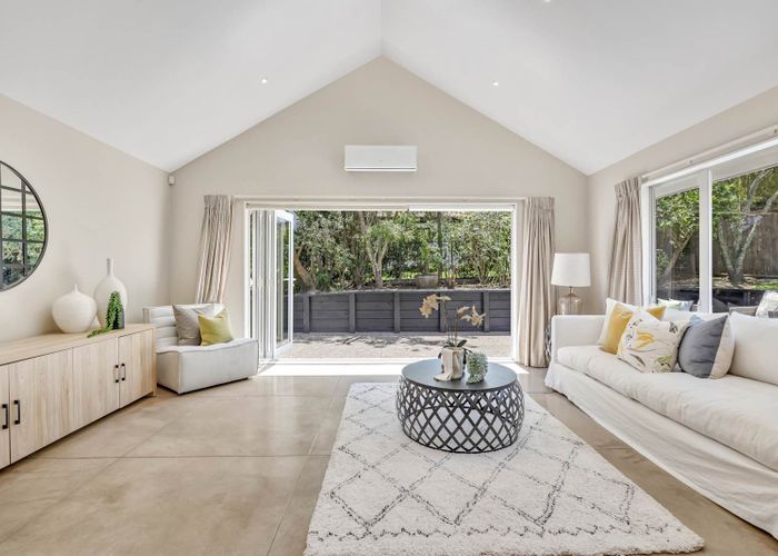  at 54 English Oak Drive, Schnapper Rock, Auckland