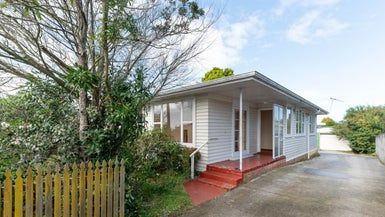  at 18 Bridge Avenue, Te Atatu South, Auckland