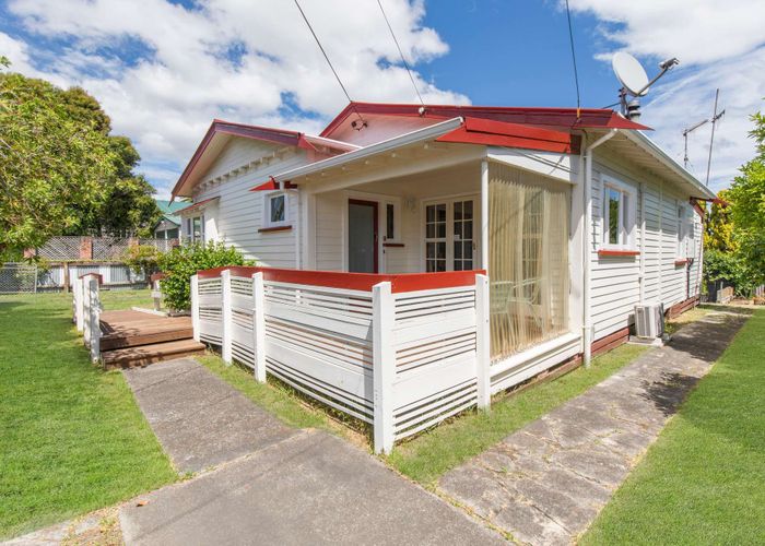  at 3 Carlton Avenue, Gonville, Whanganui