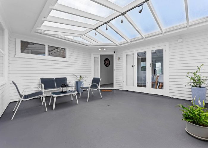  at 10 Mildmay Road, Henderson, Waitakere City, Auckland
