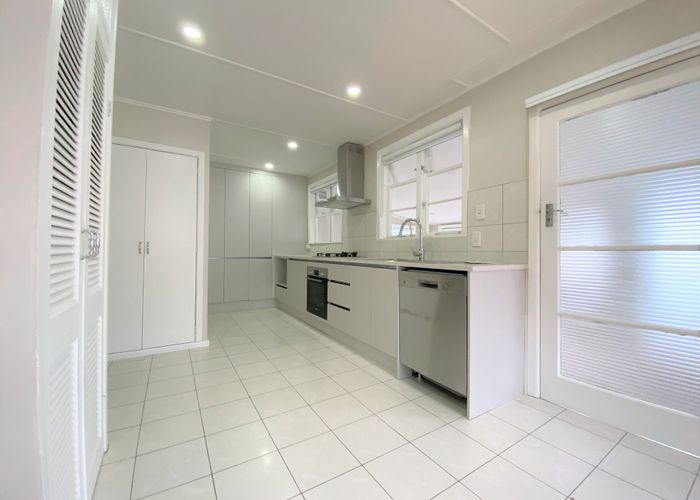  at 35 Somerset Road, Mount Roskill, Auckland