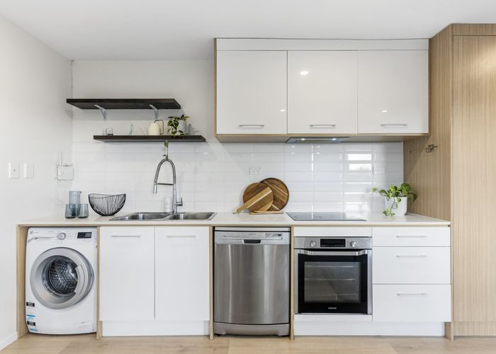  at 2/152 Manuka Road, Bayview, Auckland