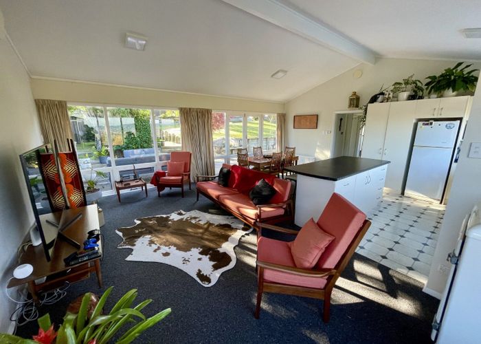  at 19 Vista Crescent, Maoribank, Upper Hutt, Wellington