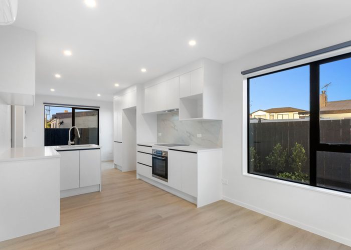 at 27E Von Sturmer Street, Mangere East, Manukau City, Auckland